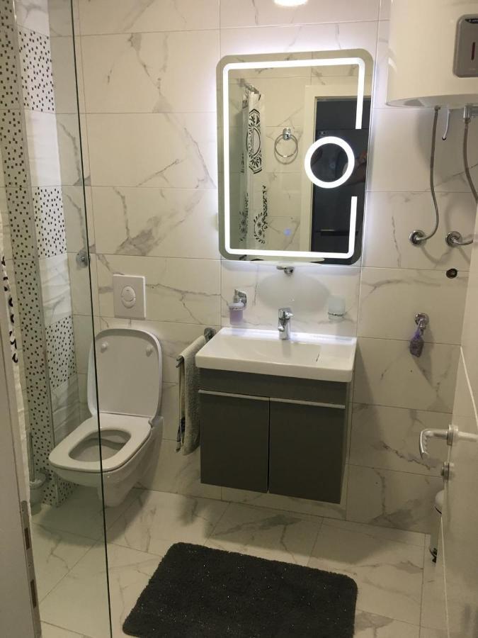 Apartments Sara Слатине Екстериор снимка