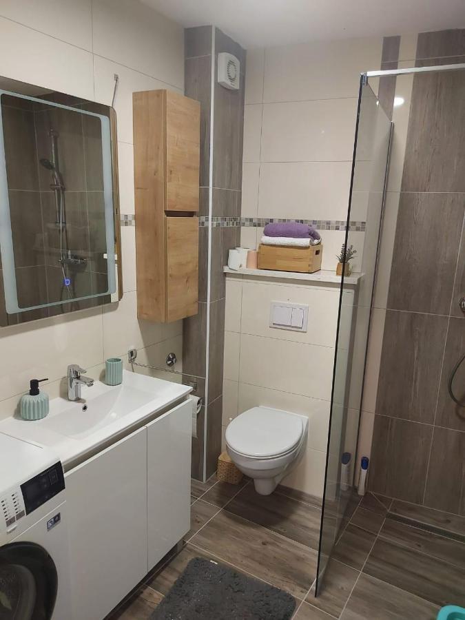 Apartments Sara Слатине Екстериор снимка